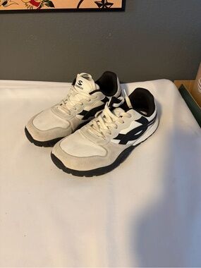 Hobibear Hareball Wide Toe Sneakers